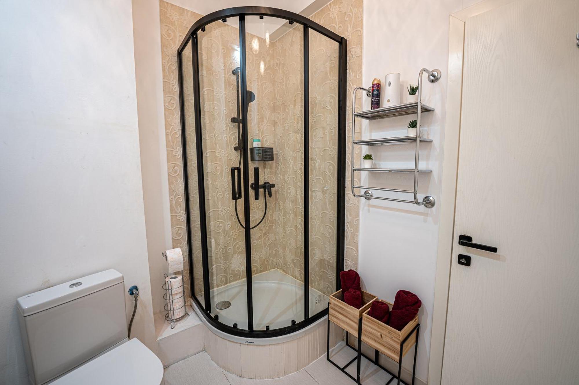 Cozy Two - Heart Of The - Victoriei 2, Old Town Apartment *