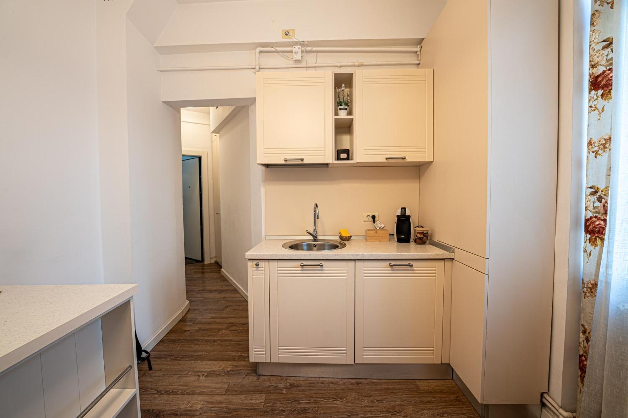 Apartment Cozy Two - Heart Of The - Victoriei 2, Old Town Bucharest